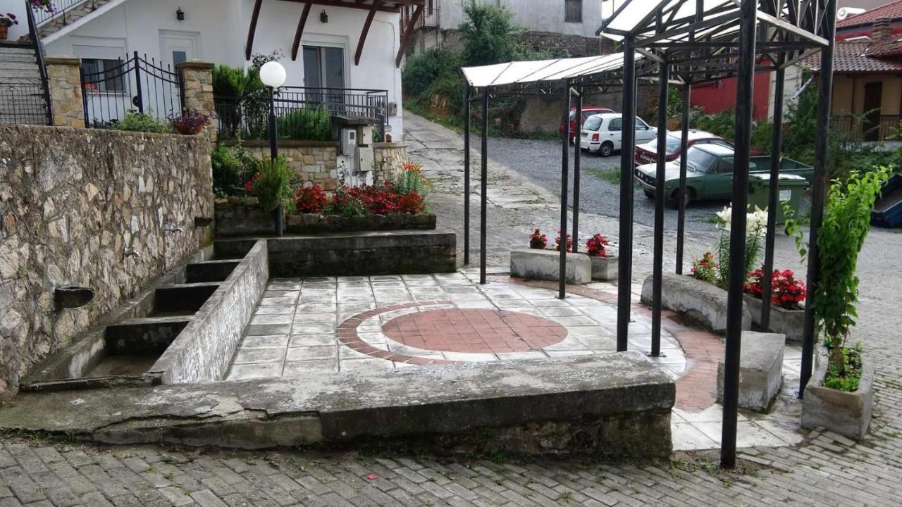 Traditional House "Plystario" Arnaia Exterior photo